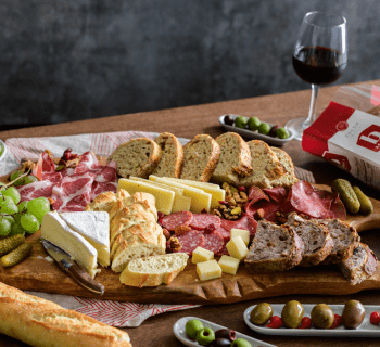 Holiday Hosting Made Easy: Inspo, Tips, & Recipes Inside!