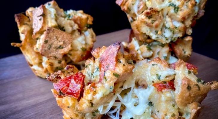 Roasted Garlic, Pepperoni and Mozzarella Bread Muffins